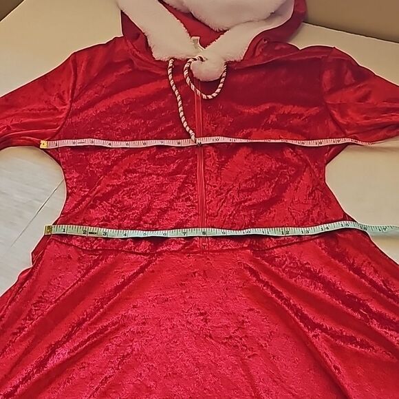 Mrs Claus costume has red zipper front dress with hood size small - Picture 10 of 13